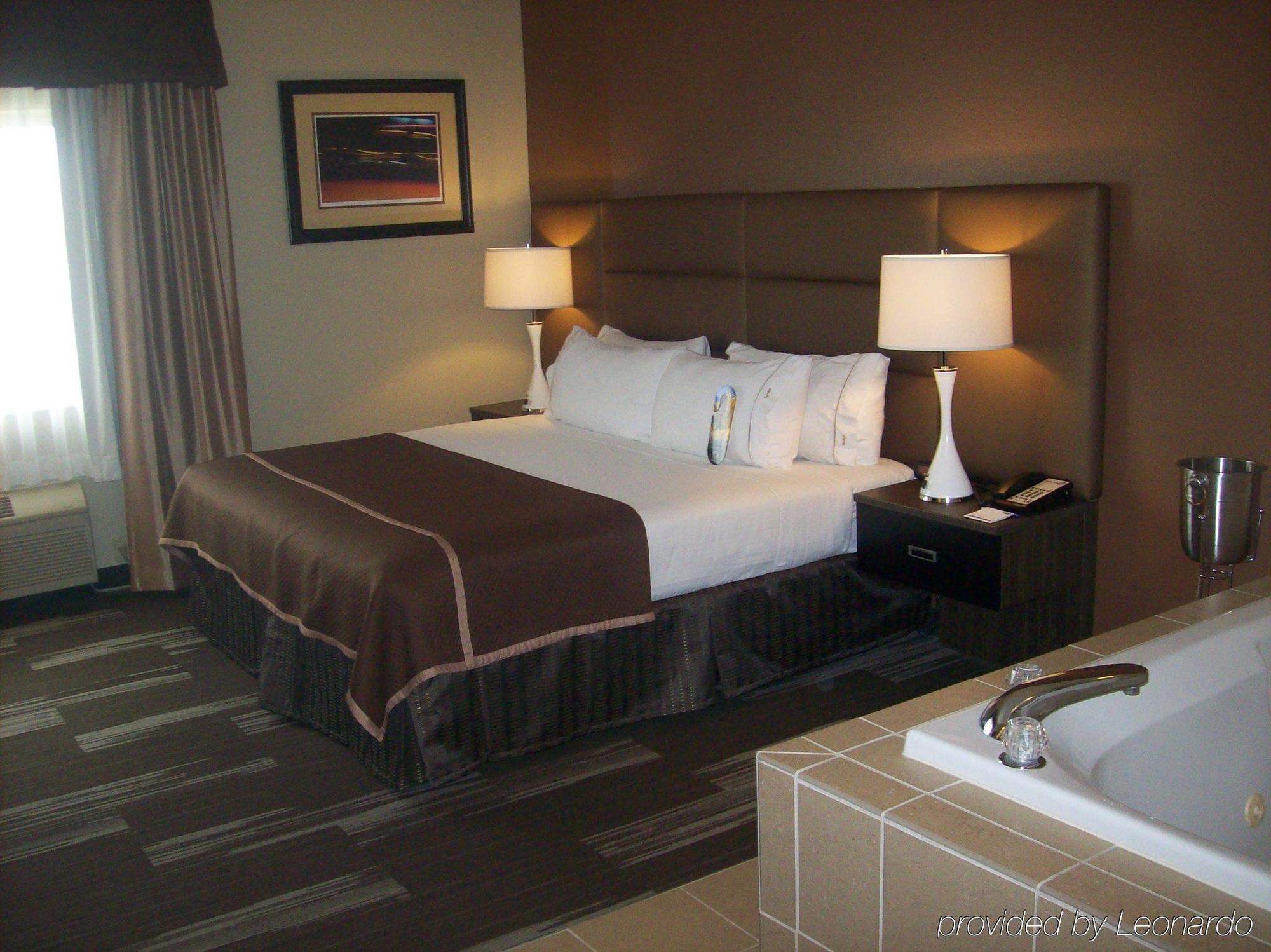 Holiday Inn Express Hotel & Suites St. Paul - Woodbury By Ihg Exterior photo