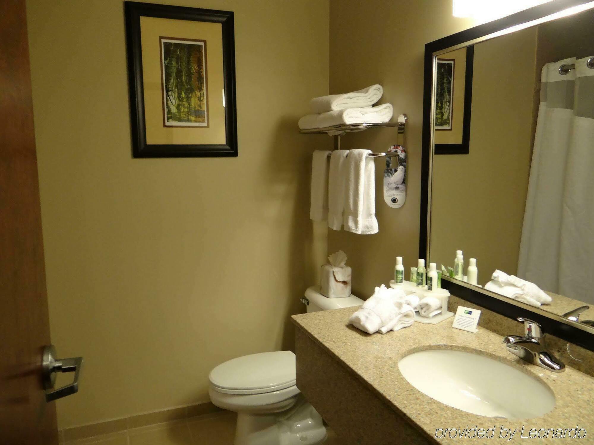 Holiday Inn Express Hotel & Suites St. Paul - Woodbury By Ihg Exterior photo