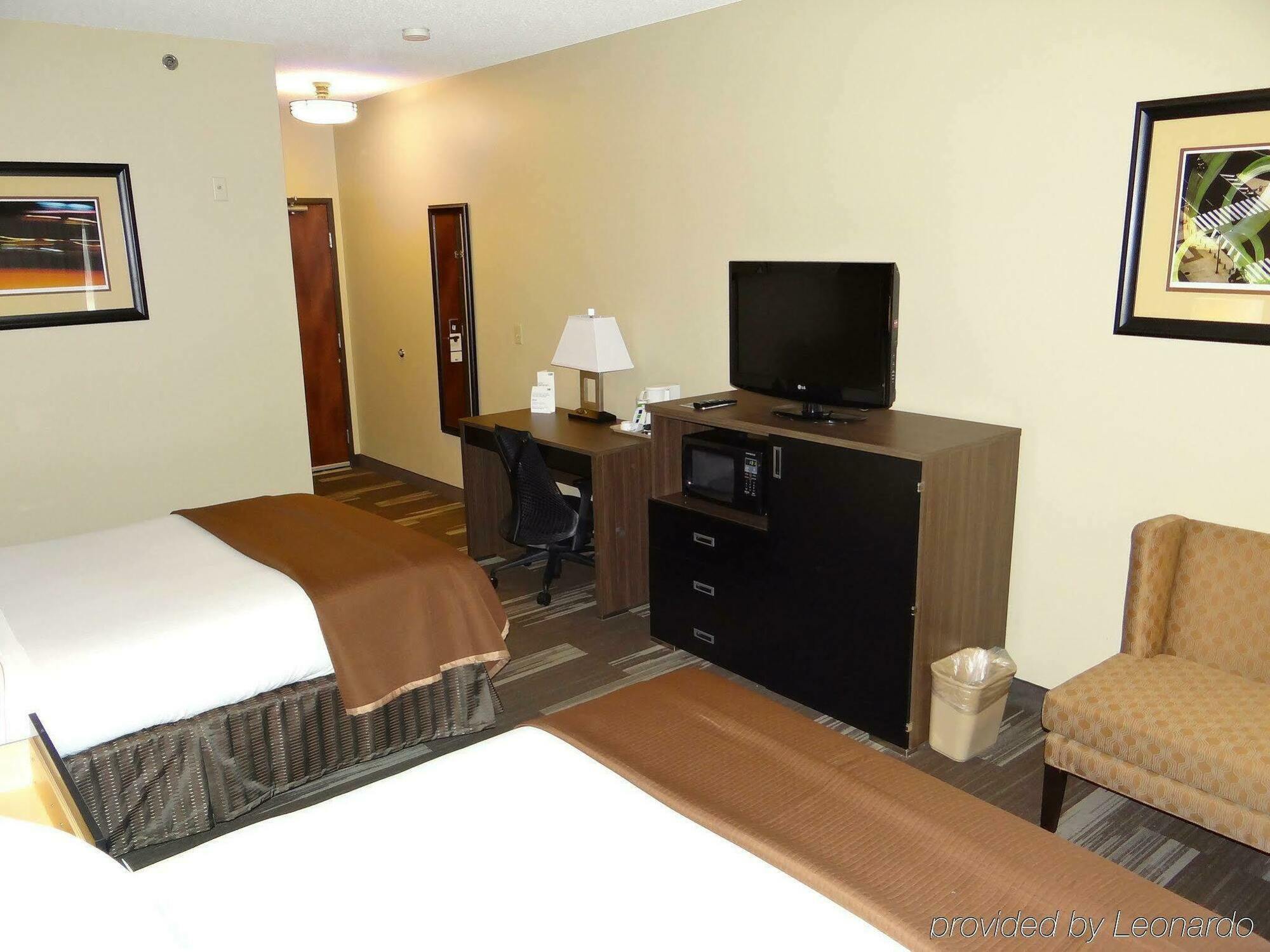 Holiday Inn Express Hotel & Suites St. Paul - Woodbury By Ihg Exterior photo